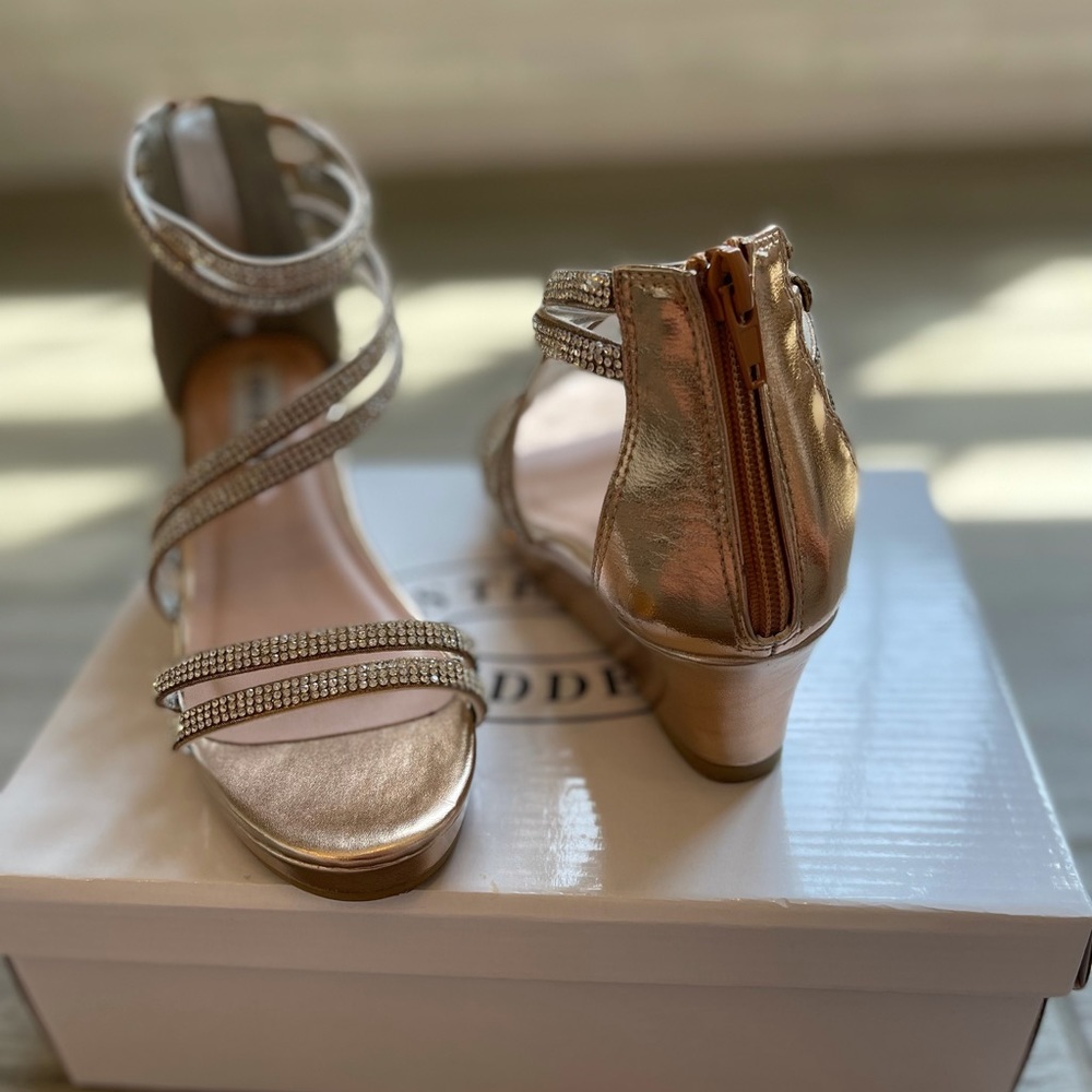 Rose gold rhinestone steve madden
